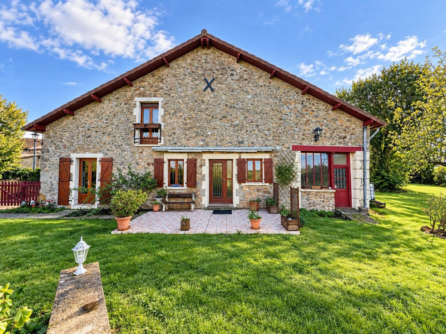 Maison à vendre à Busserolles, 110 m²