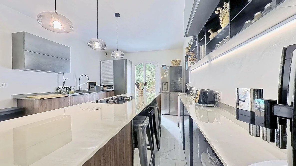 Maison à vendre à Vence, 300 m²