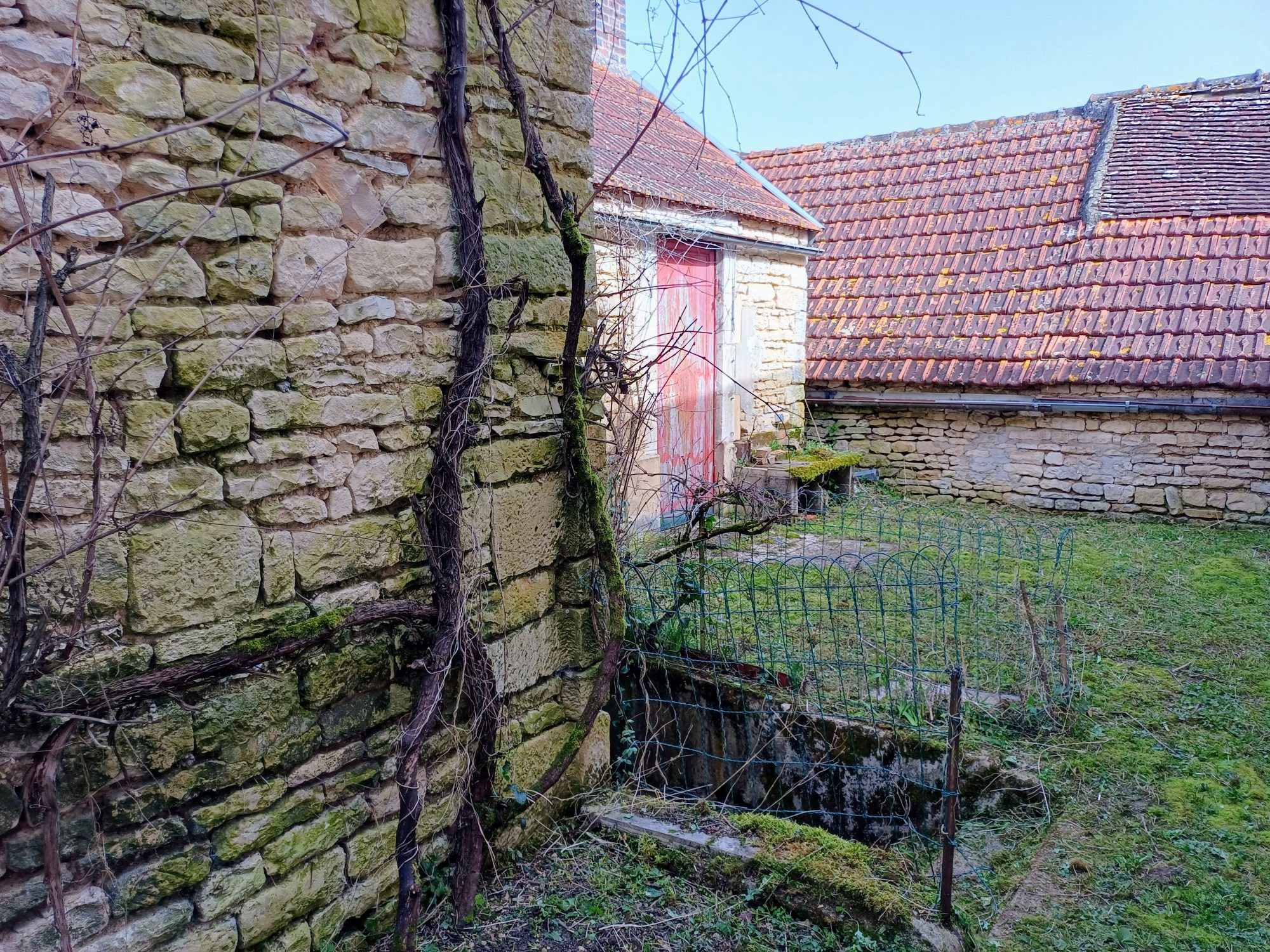 Maison de village à rénover 82 m2 habitable