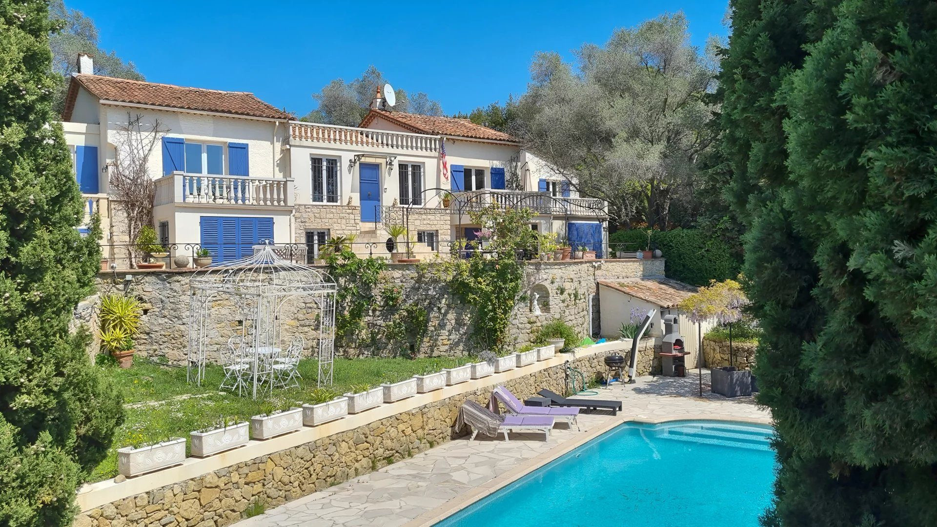Charming villa in a peaceful setting with swimming pool and sea views - Le Cannet