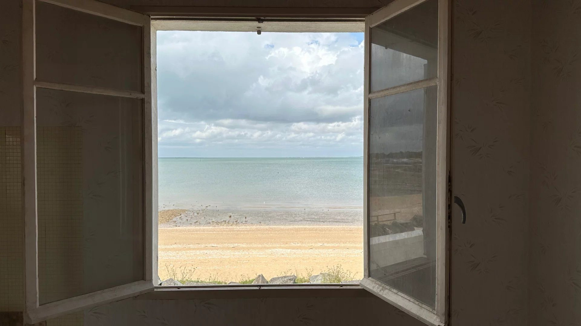 Foncier rare vue mer , maison à reconstruire à votre image