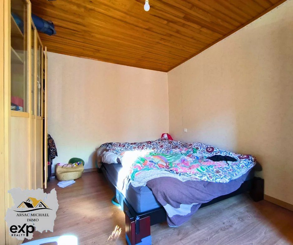 For Sale: Town House with Land and Outbuildings in Langogne 3