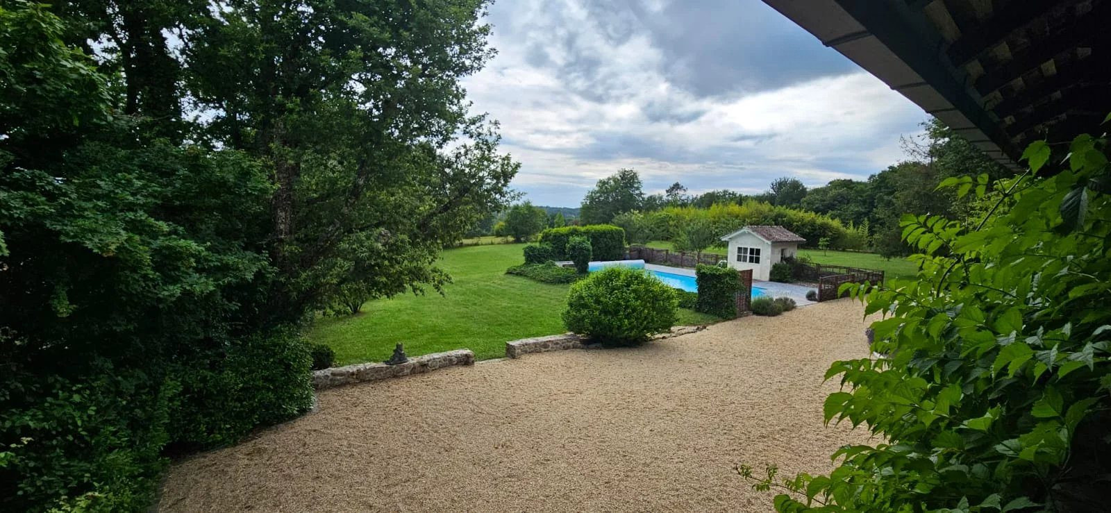 Characterful House 105 m² of living space with swimming pool, enclosed land of 5614 m² Campsegret 3