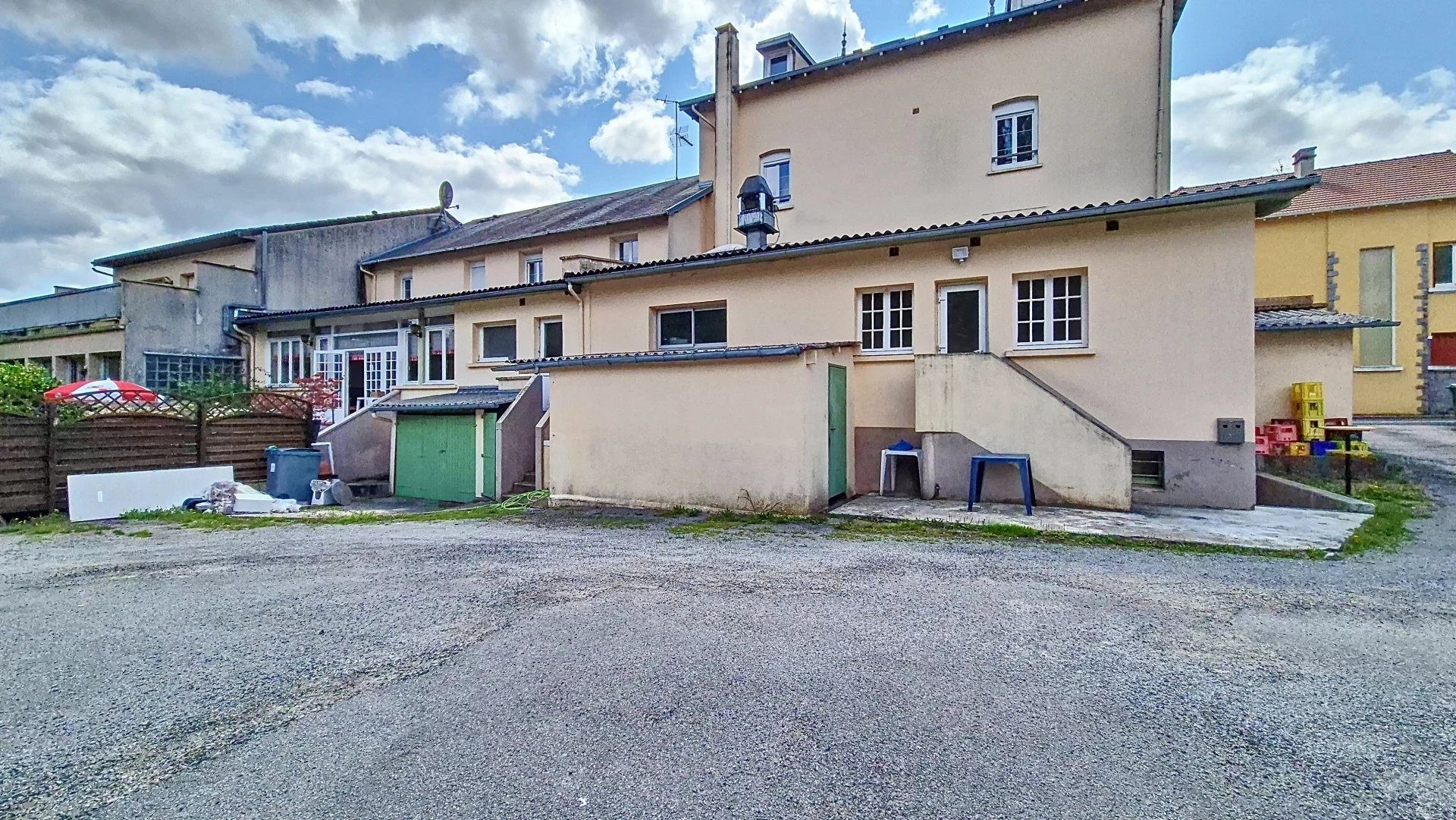 Immeuble de près de 600 m² , énorme potentiel