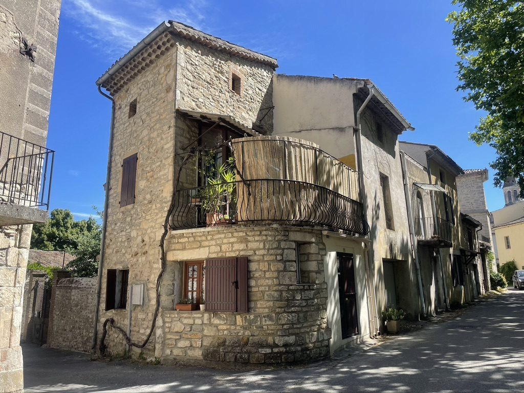 Maison de village avec terrasse