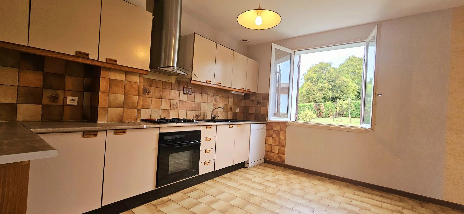 House 148 m², 4 bedrooms with basement 4