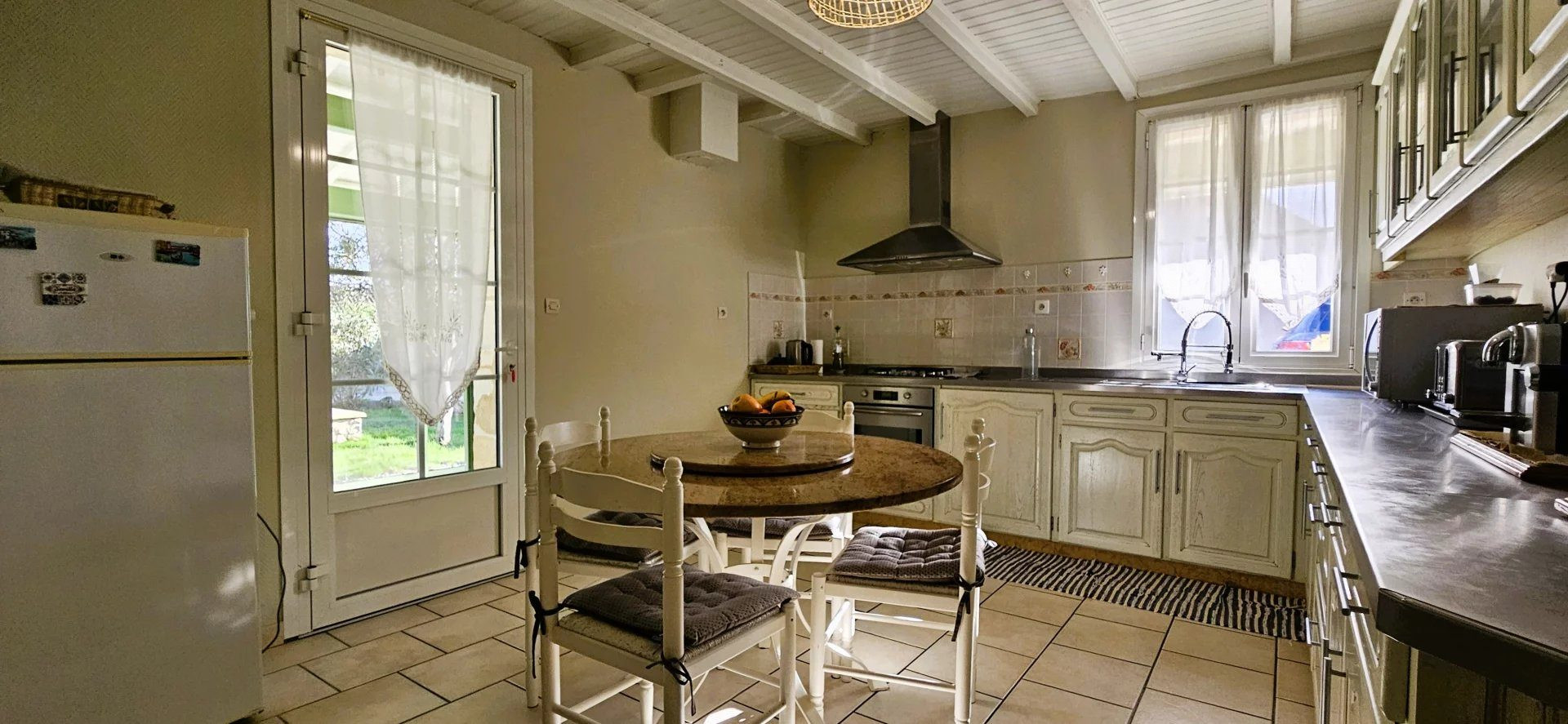 Maison à vendre à Saint-Laurent-des-Vignes, 140 m²