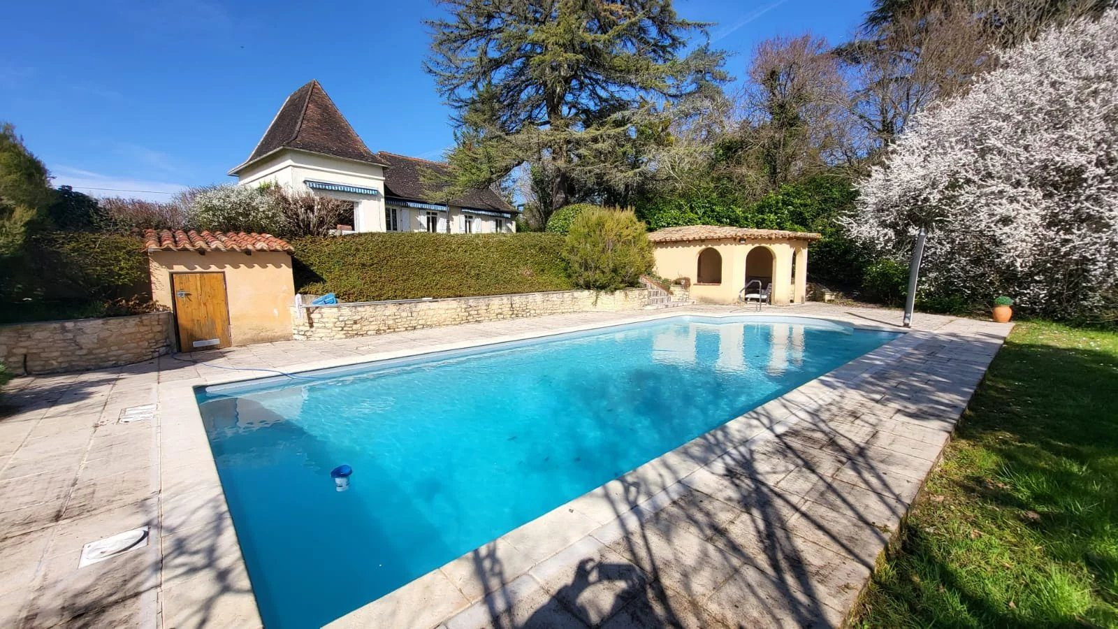 Maison 5 pièces 165 m² · à Bergerac · 165 m² · 393 000 €