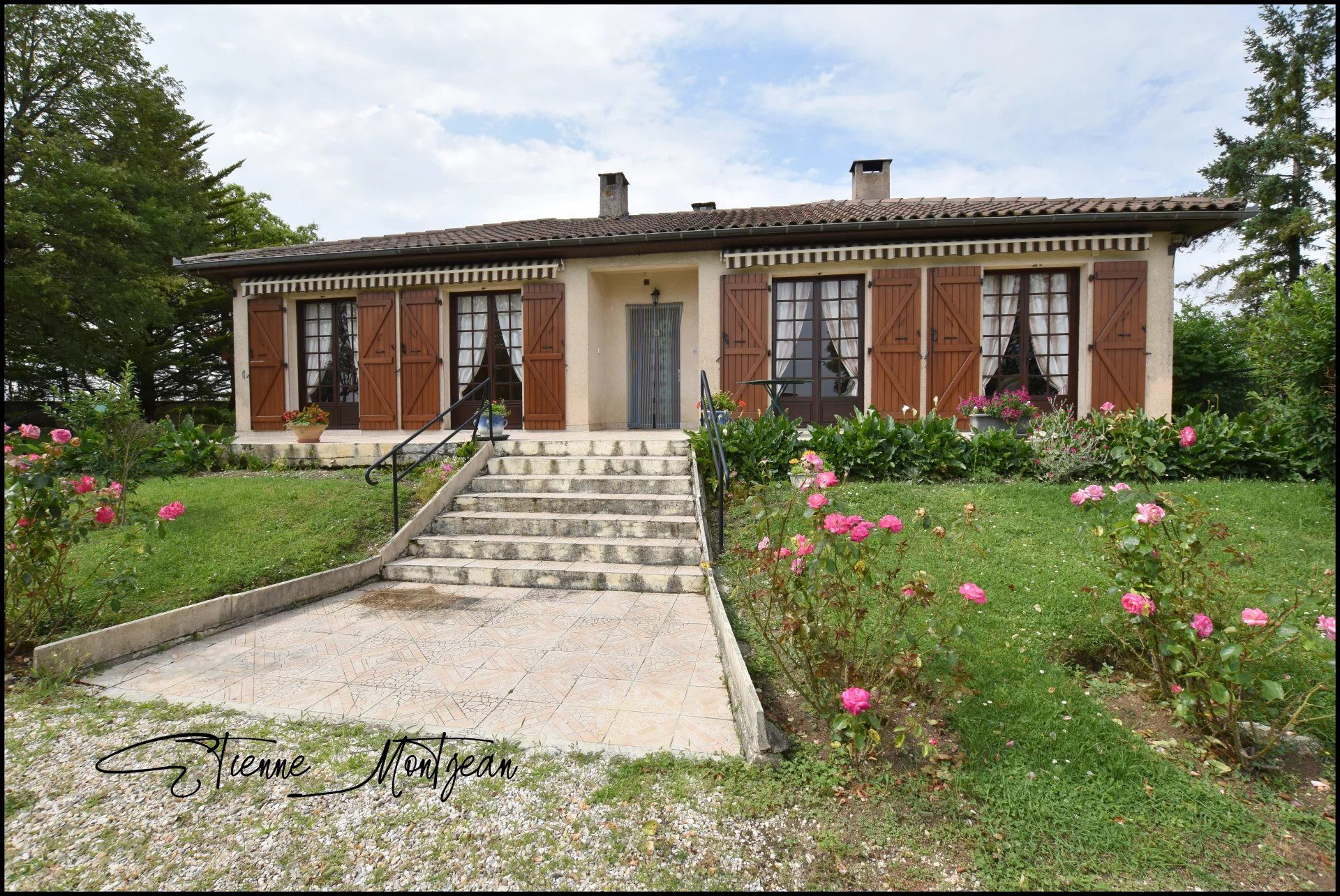 Real estate complex: one house, three barns, two workshops, 24 hectares of land 3