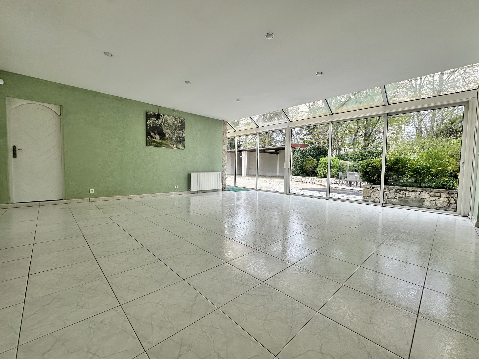 RARE IN THE AREA – Renovated Historic House with Independent Studio and Buildable Land 4