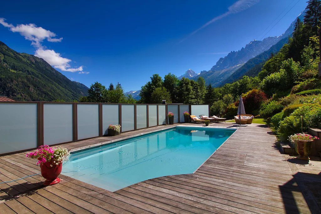 Spacious chalet with swimming pool in Les Houches 3