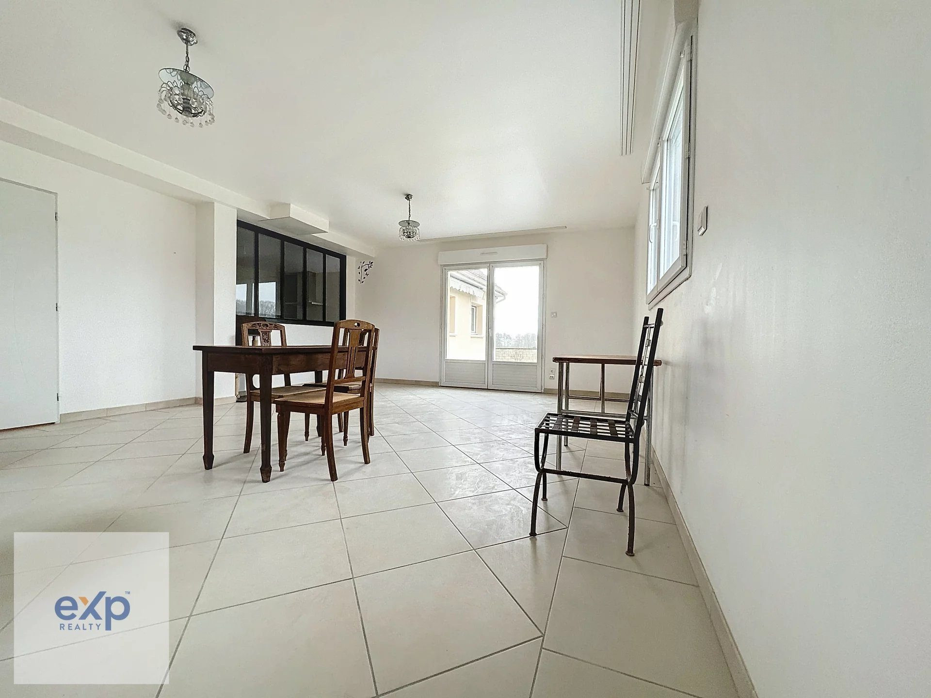 Maison à vendre à Houlbec-Cocherel, 235 m²