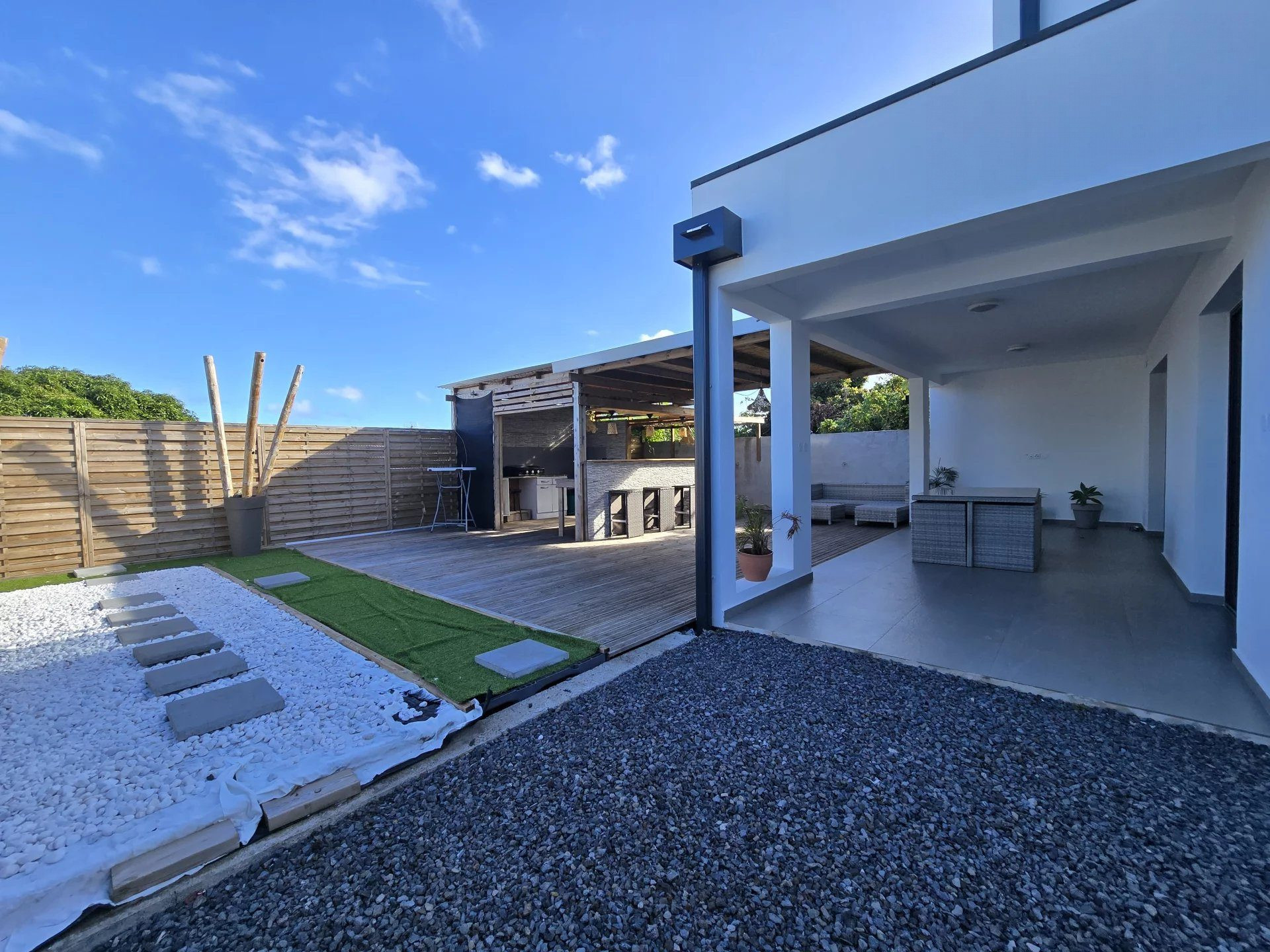 Villa F4 contemporaine neuve de standing