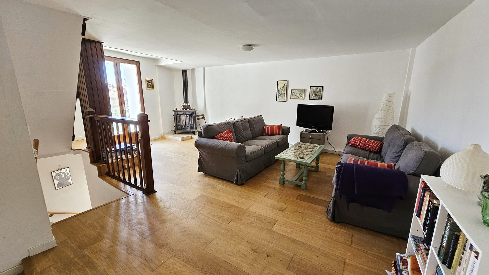 Maison de village avec belles vues et petit jardin avec piscine hors sol