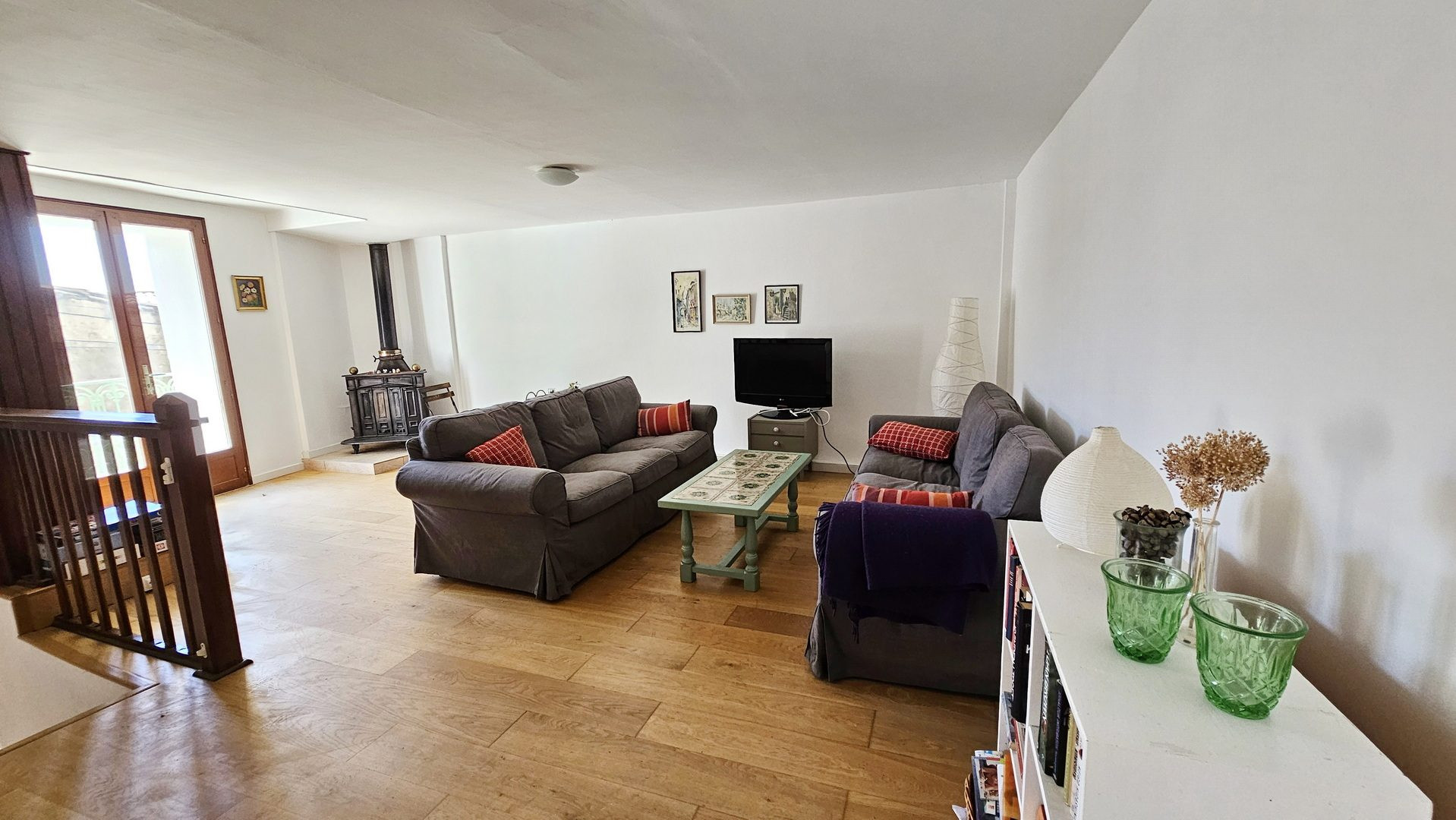 Maison de village avec belles vues et petit jardin avec piscine hors sol