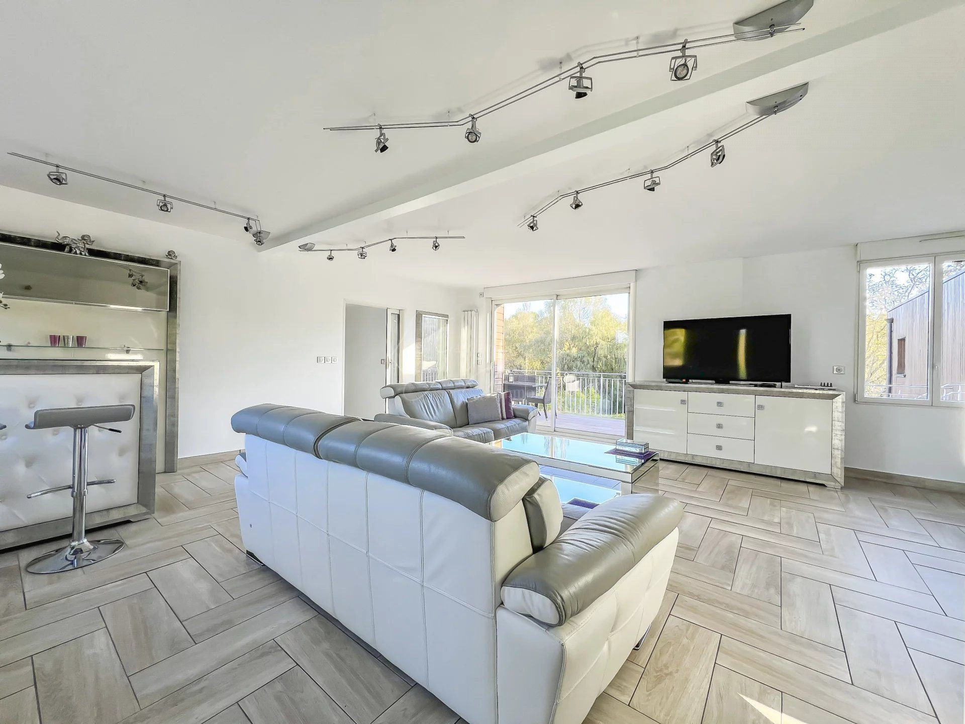 House for sale in Magny-en-Vexin, 363 m²