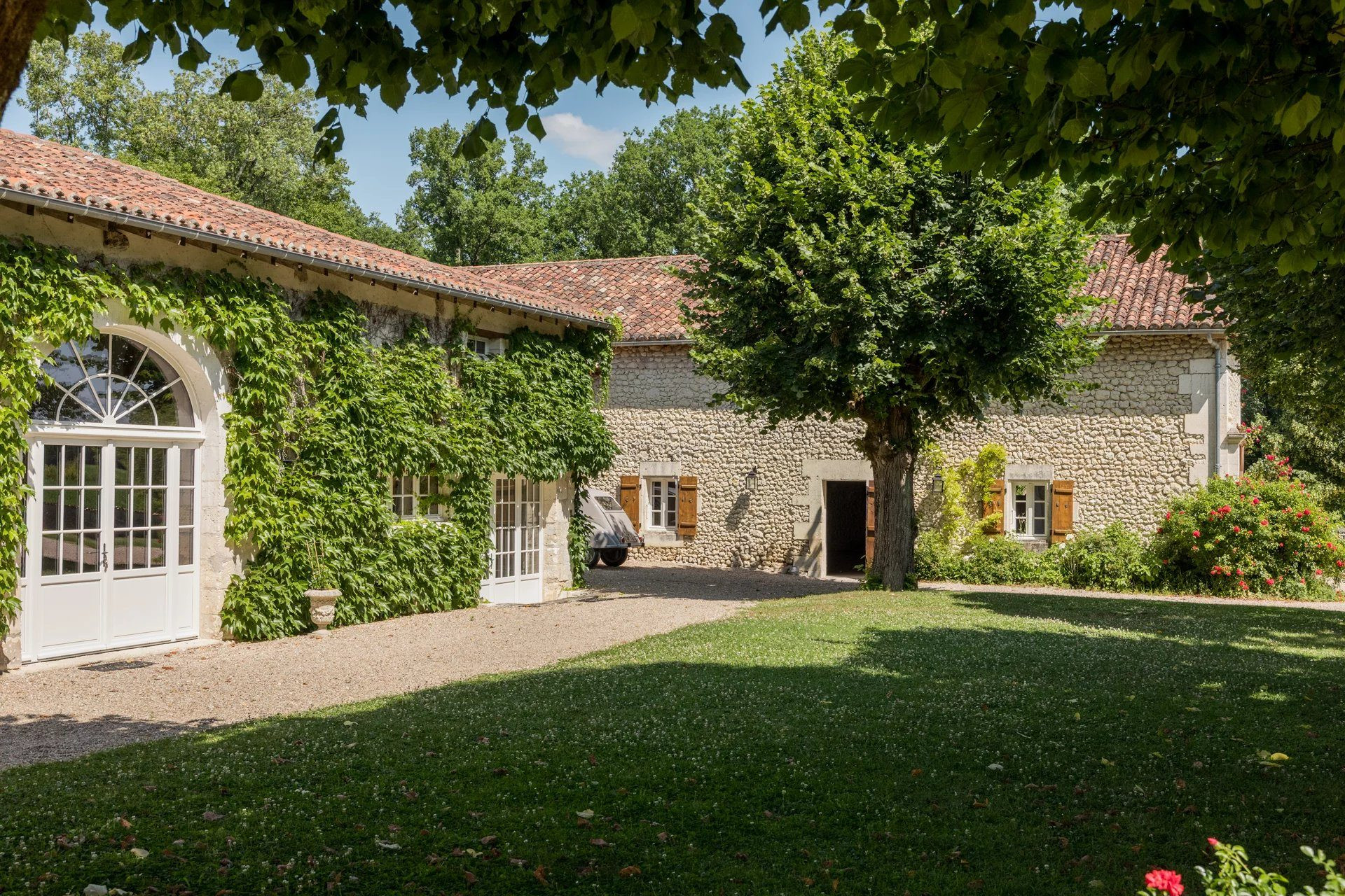 Maison à vendre à Allemans, 509 m²