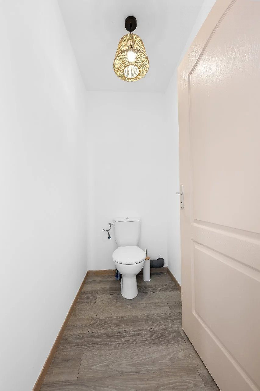 Maison 14 pièces 297 m² · à Sainte-Suzanne · 297 m² · 583 000 €
