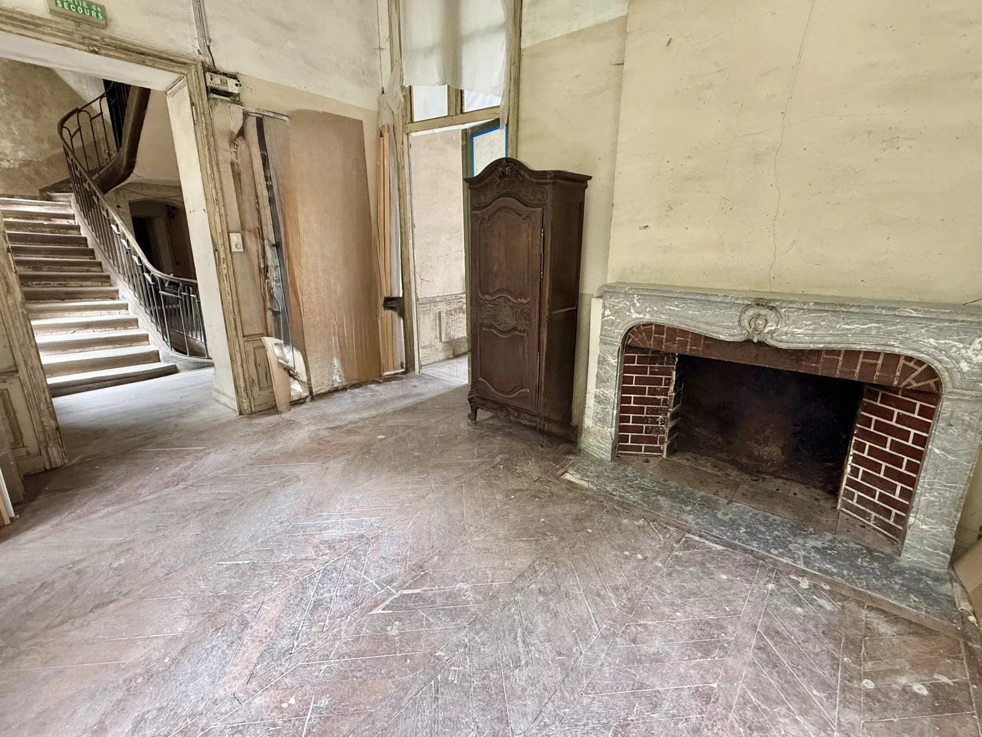 Maison 35 pièces 1300 m² · à Fossoy · 1 300 m² · 500 000 €