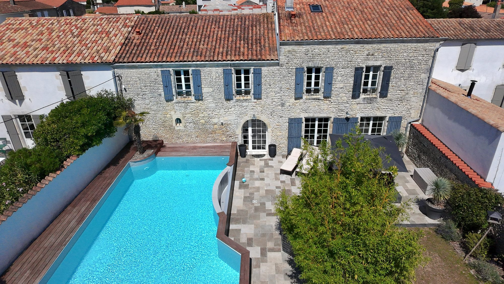Maison à vendre à Dompierre-sur-Mer, 304 m²