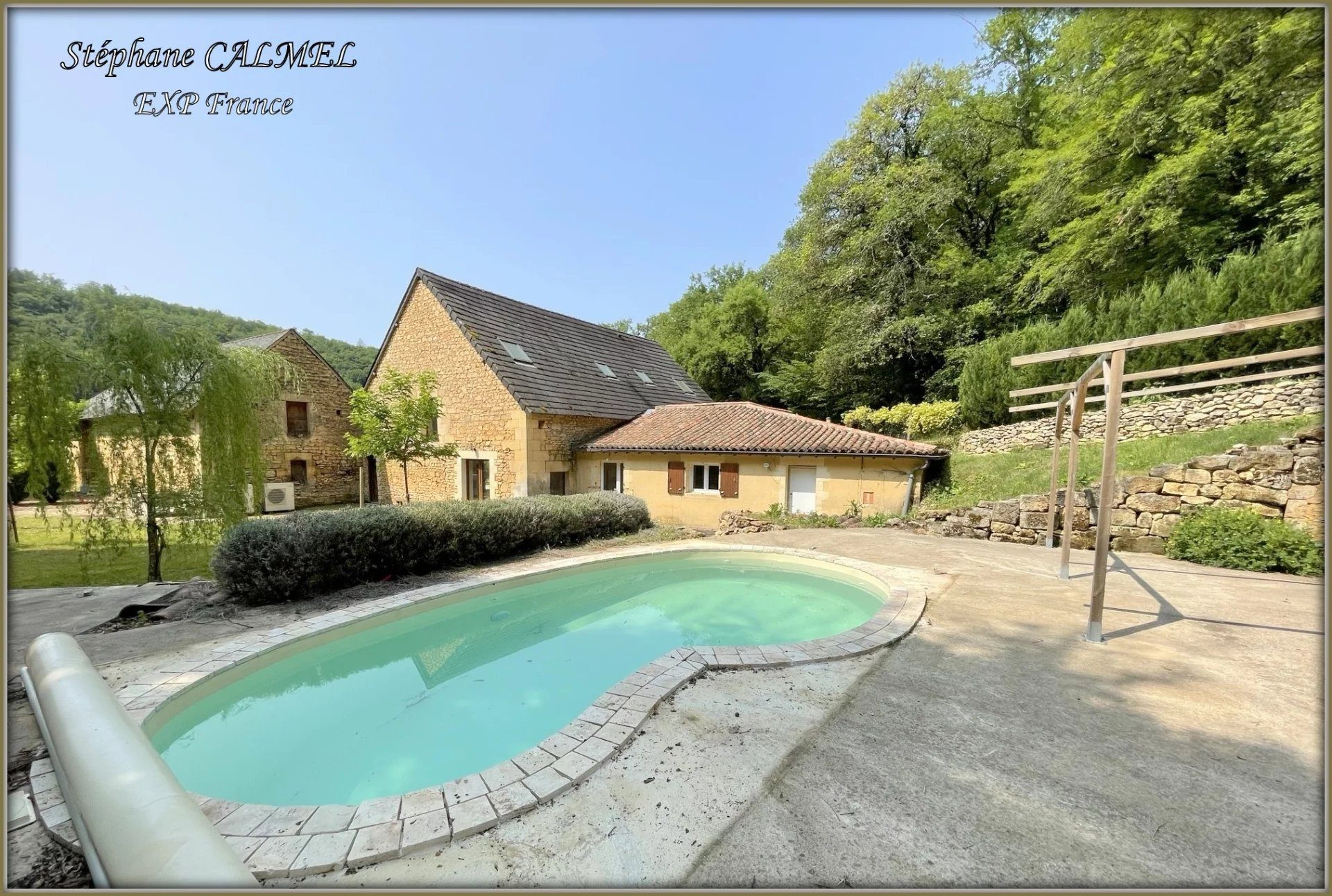 15 mins from Sarlat - Stone property - Outbuildings - Swimming pool - 2,200 m² land 4