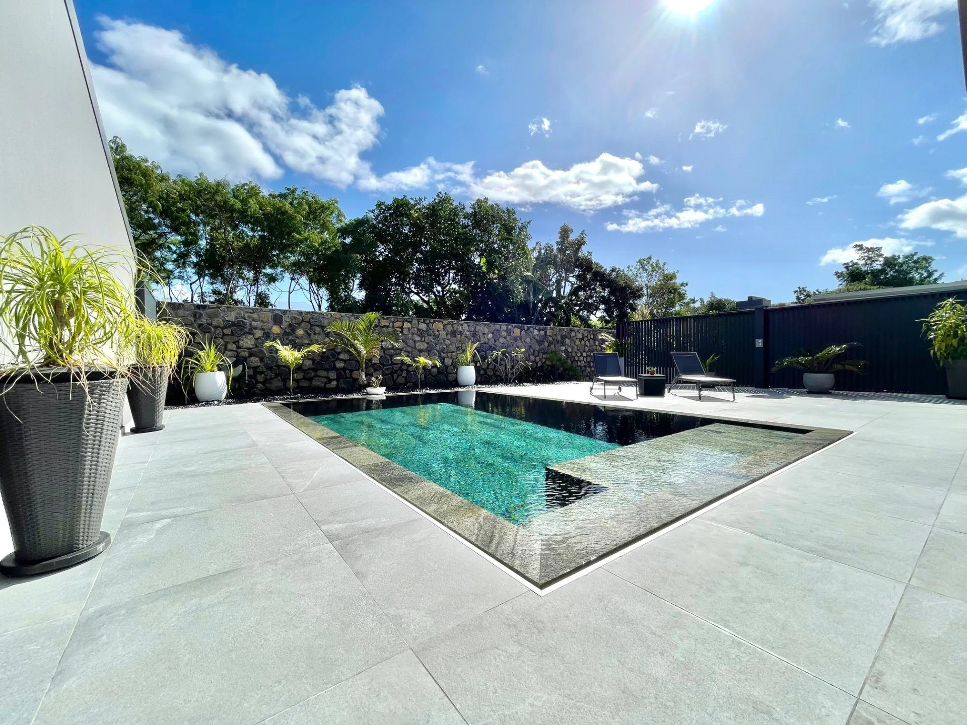 VILLA DE STANDING RECENTE PROCHE SAINT-PIERRE