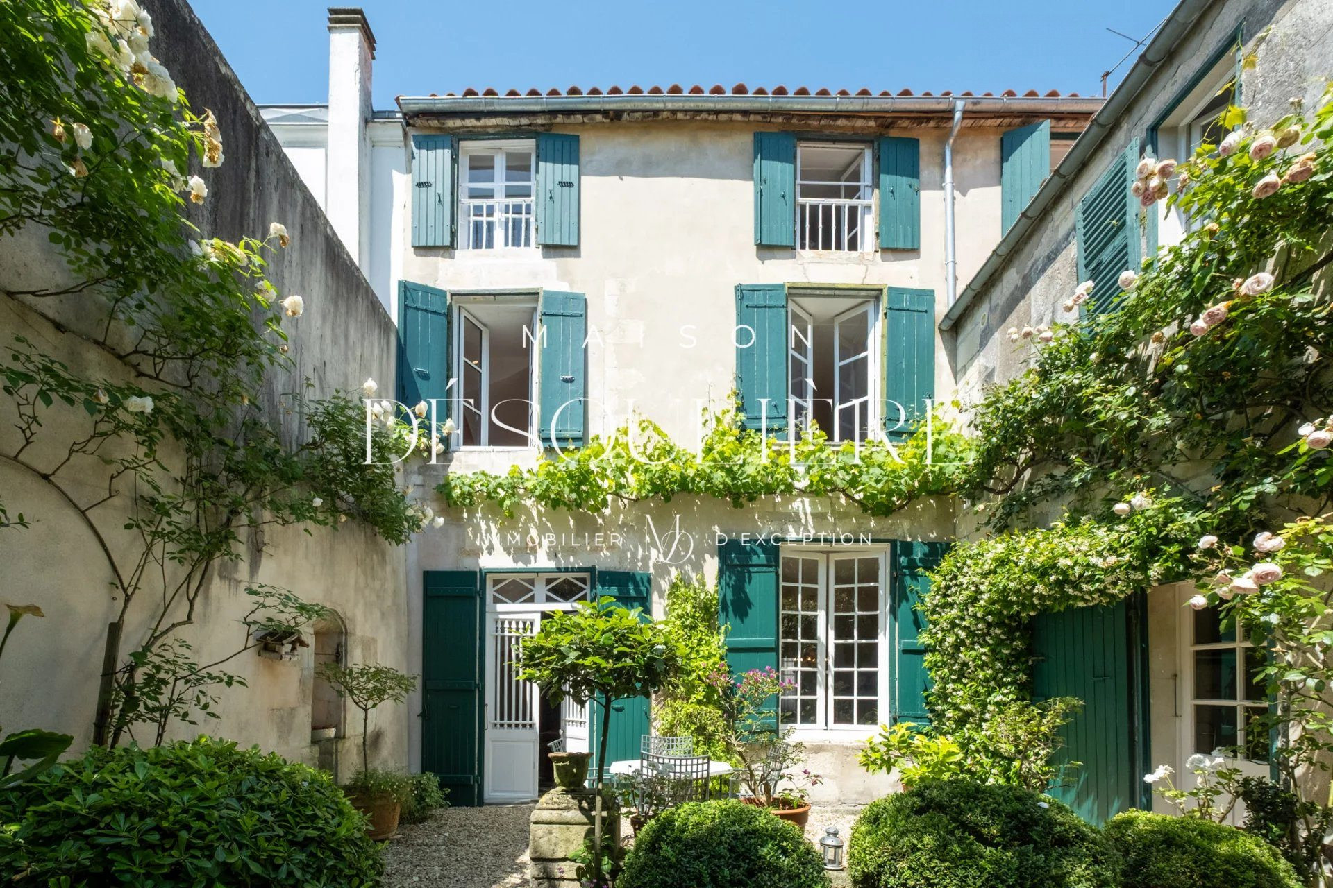 Maison 7 pièces 300 m² · à La Rochelle · 300 m² · 1 491 000 €