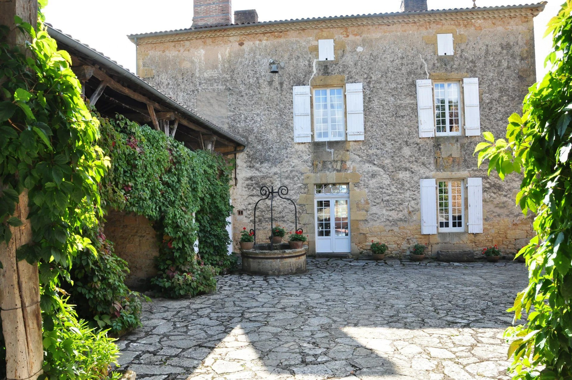 18th Century Manor, nestled in the heart of Lot-et-Garonne. 4