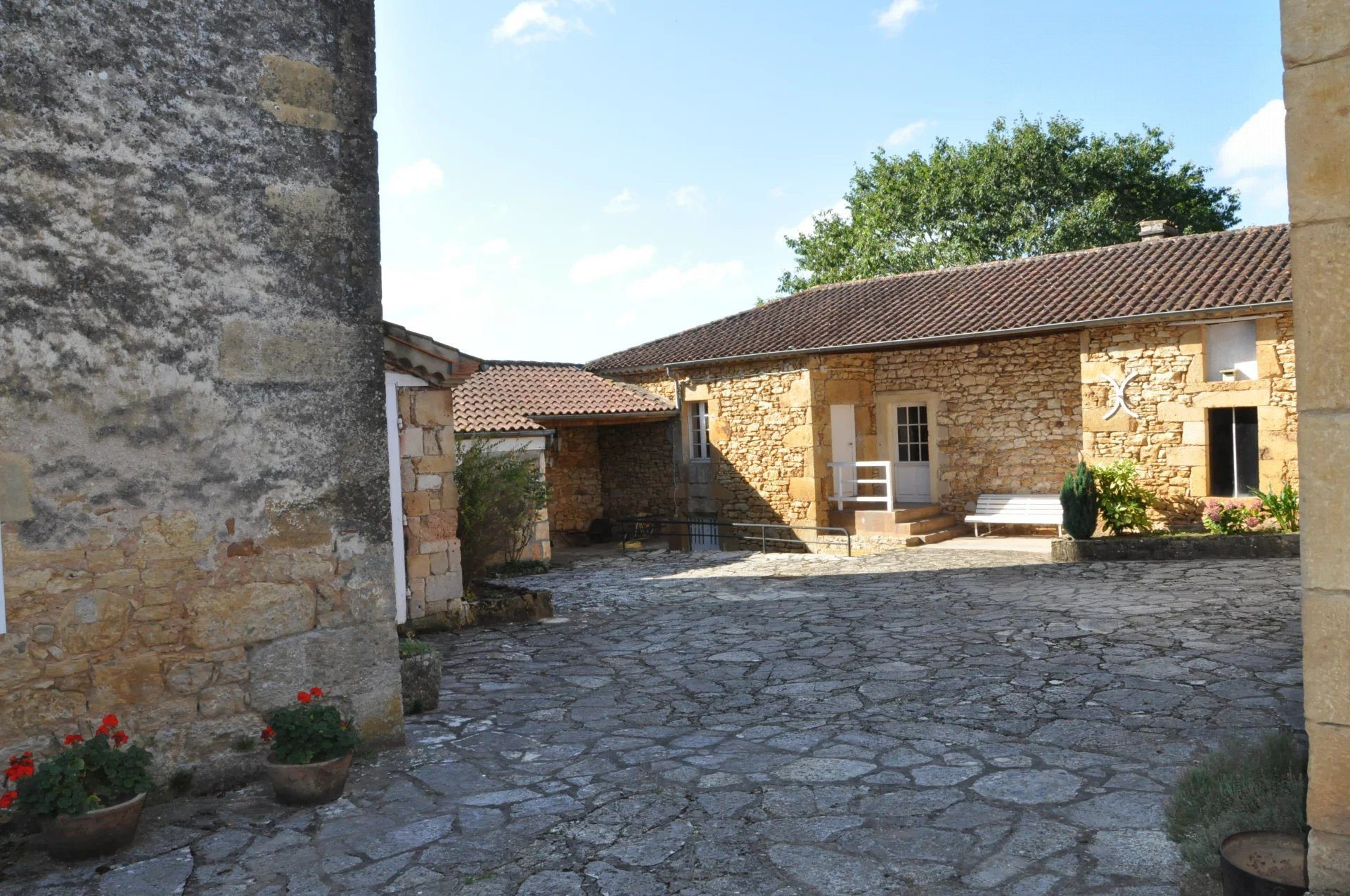 18th Century Manor, nestled in the heart of Lot-et-Garonne. 5