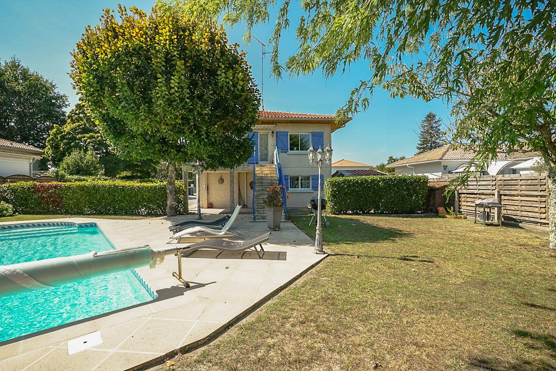 Maison à vendre à Salles, 161 m²