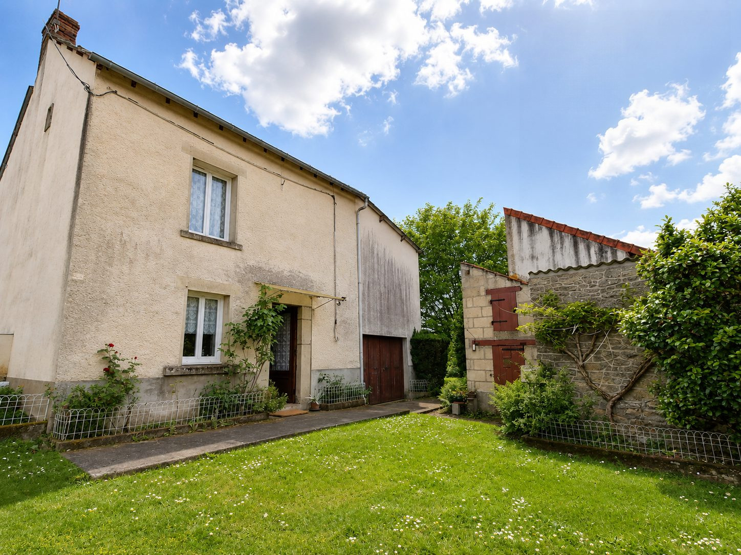 Maison de village St Sulpice les Feuilles