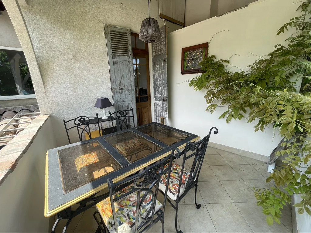 Pretty village house 3