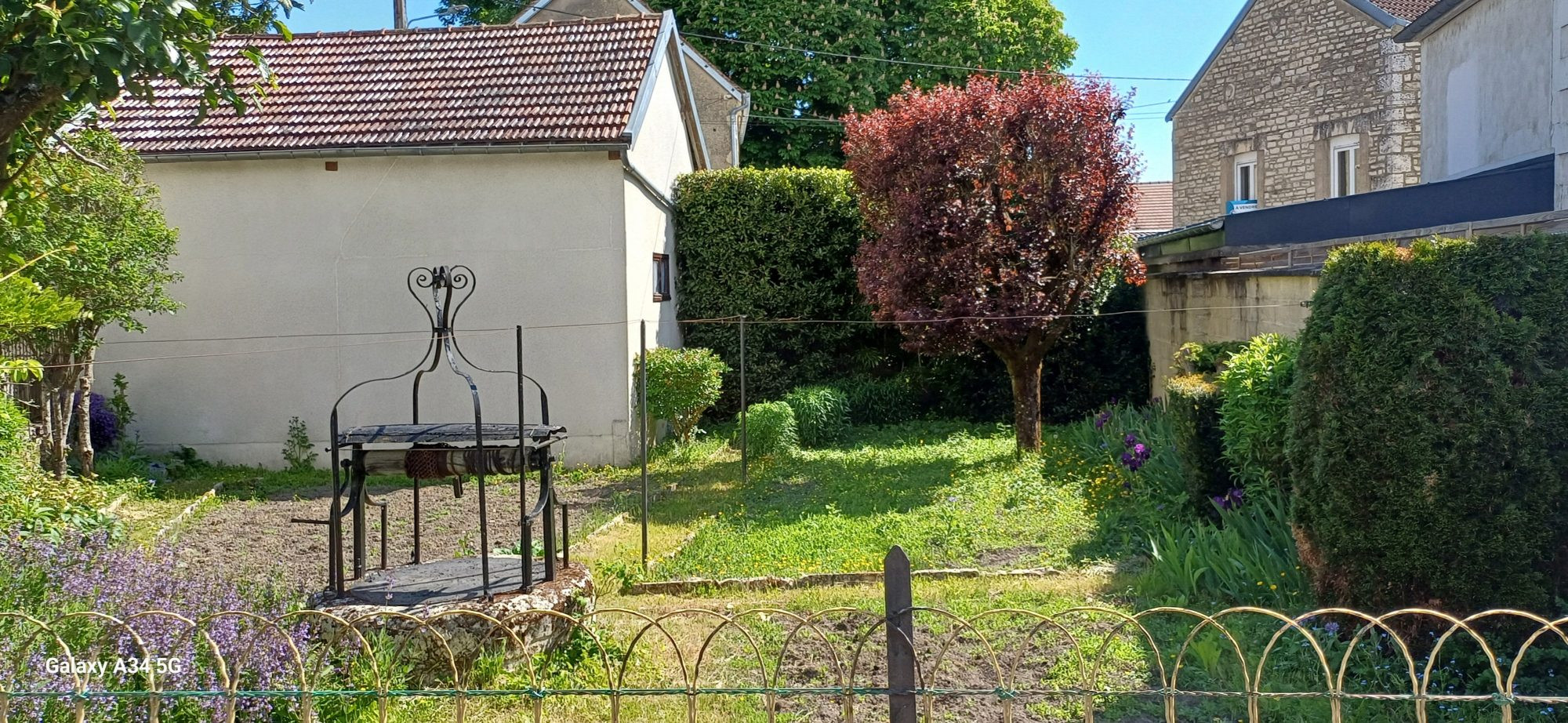 Maison 6 pièces 167 m² · à Lézinnes · 167 m² · 100 000 €