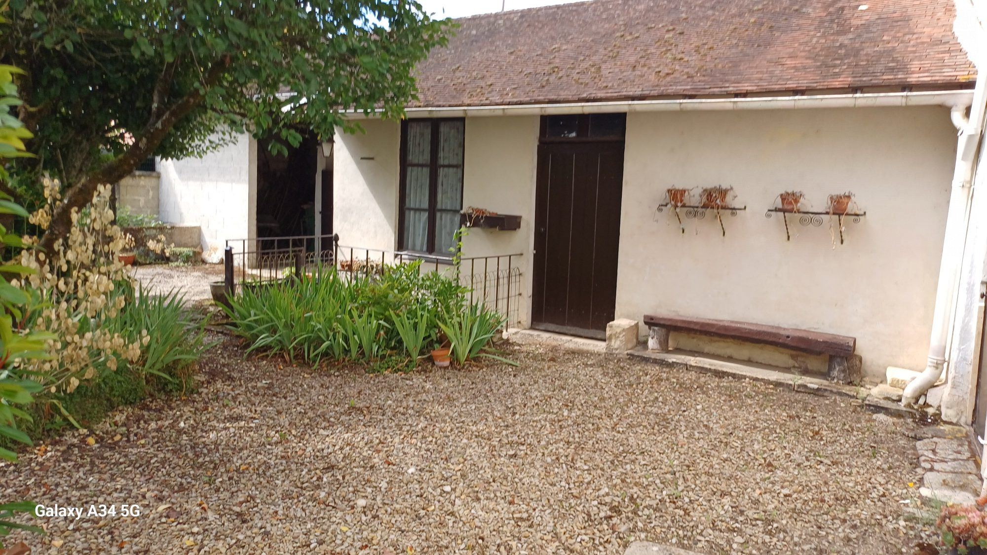 House for sale in Lézinnes, 167 m²