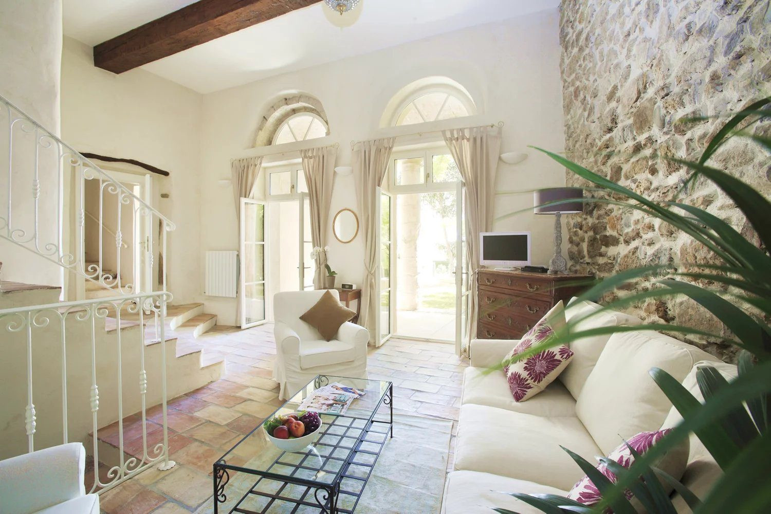 Rare Business Opportunity: Luxury Gay Resort - Property and Business for Sale 4