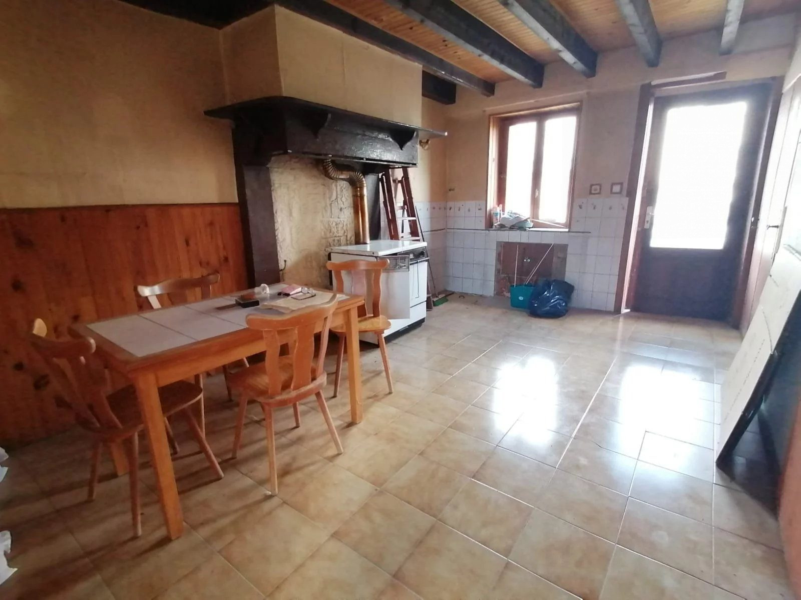 Stone house to renovate in Saint-Maurice-la-Souterraine 5
