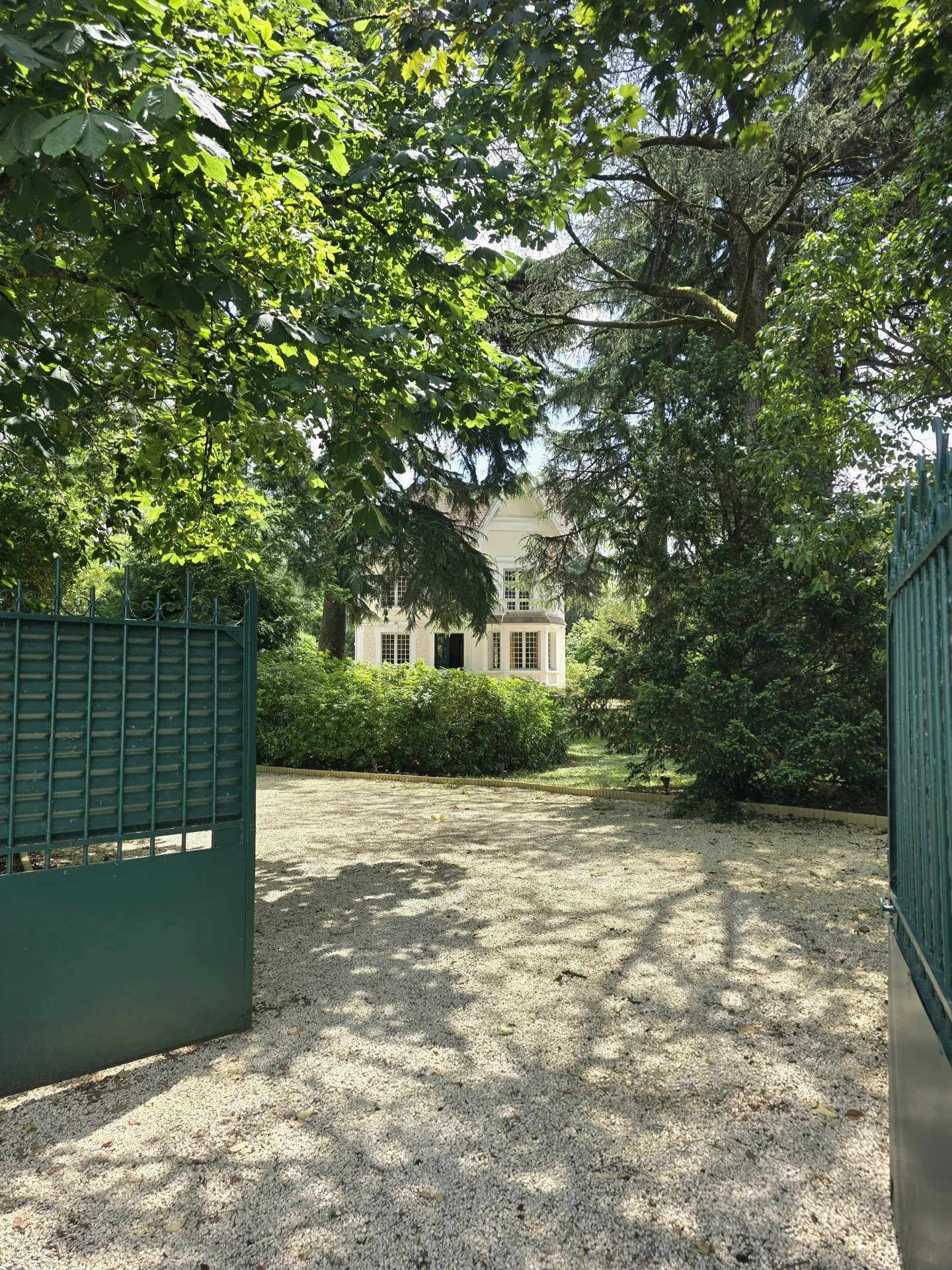 Maison 9 pièces 290 m² · à Bergerac · 290 m² · 598 900 €