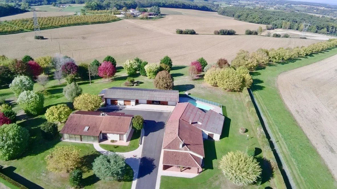 Maison 8 pièces 218 m² · à Villeréal · 218 m² · 588 000 €