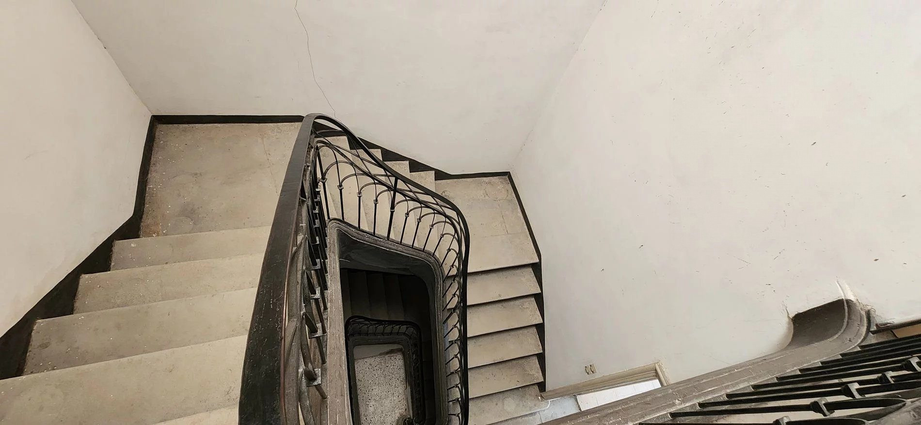 Maison 9 pièces 255 m² · à Bessan · 255 m² · 374 000 €