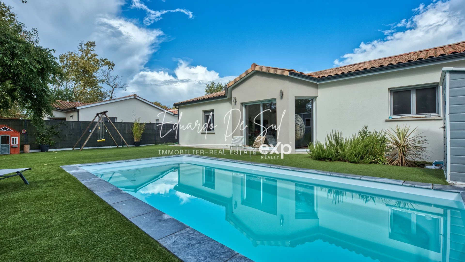 Maison plain-pied récente (2022 et DPE classé A) de 113m², 4 chambres dont 1 suite parentale, piscine et garage