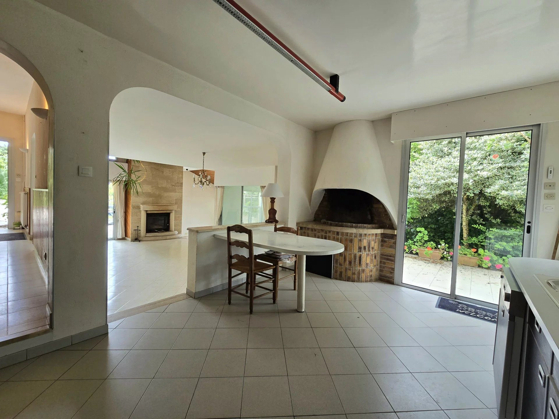 Maison d'architecte avec piscine et deux studios loués
