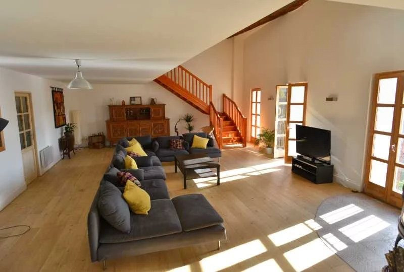 Maison à vendre à Roquebrun, 478 m²
