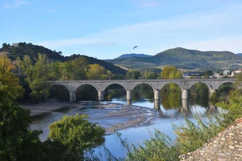 Maison à vendre à Roquebrun, 478 m²