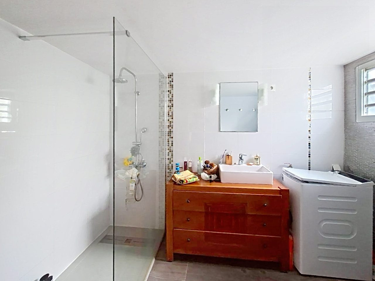 Maison 5 pièces 118 m² · à Sainte-Rose · 118 m² · 399 000 €