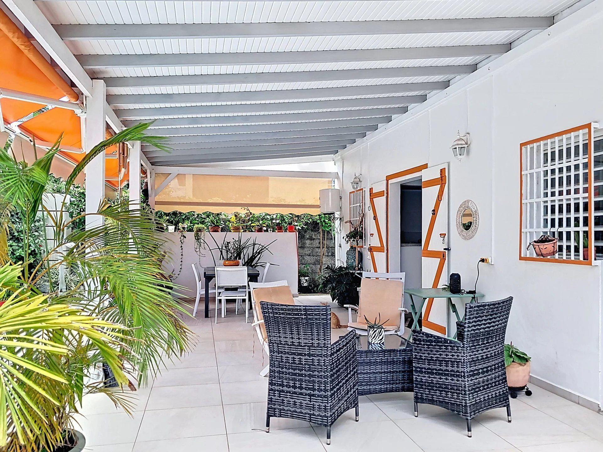 Maison à vendre à Sainte-Rose, 118 m²