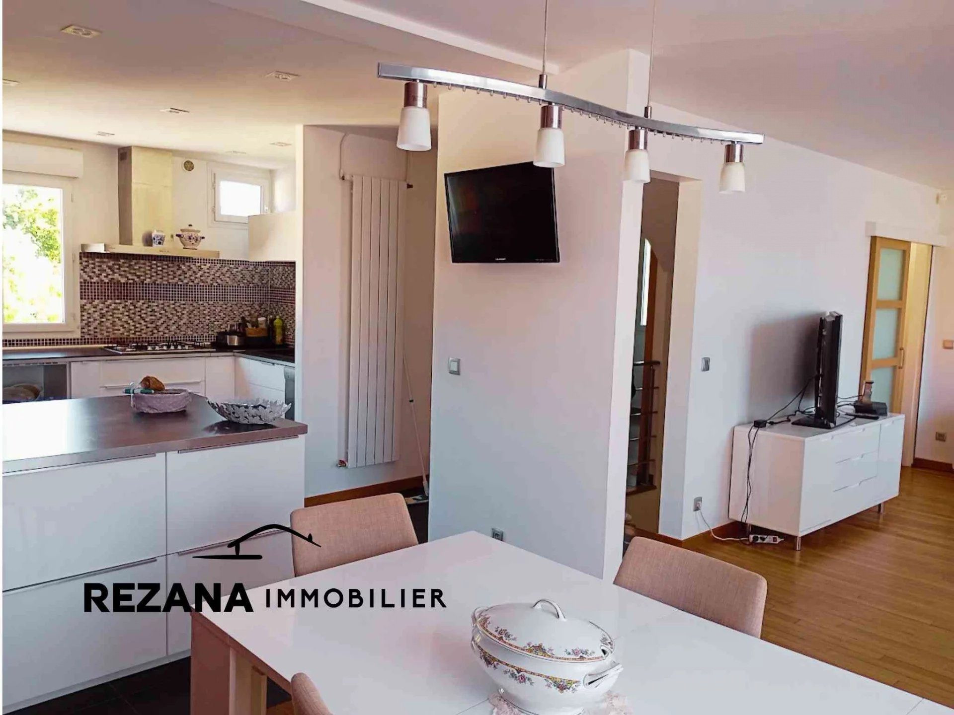 Vosves Hamlet, Renovated Family Home 120m² - Land 1860m² 3