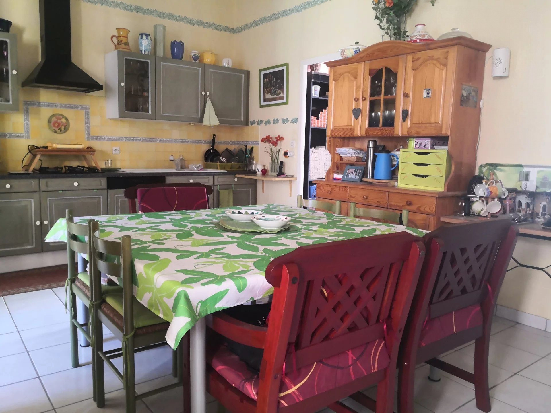 House 170 m² + Commercial Space 25 m² 5