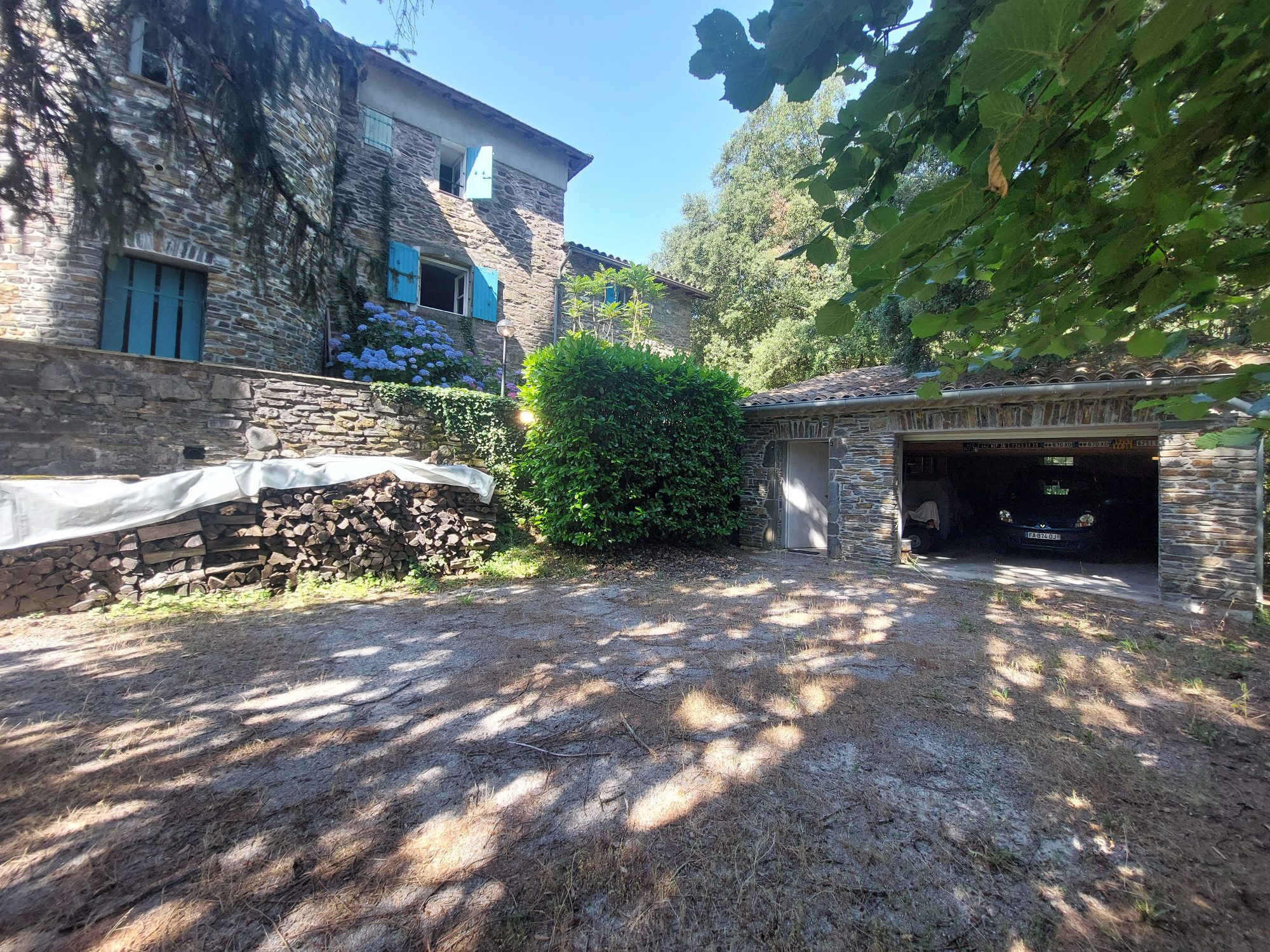 Maison à vendre à Saumane, 197 m²
