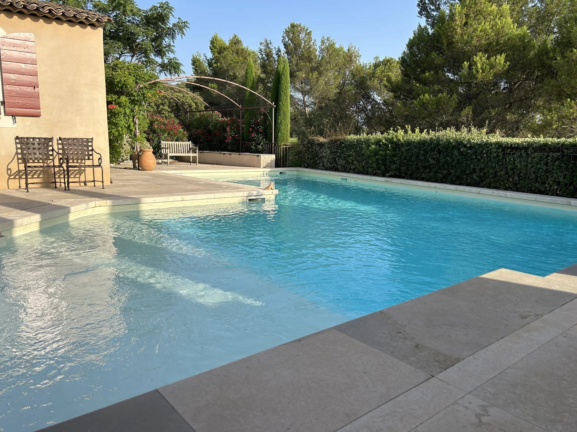 Maison à vendre à Mallemort, 250 m²