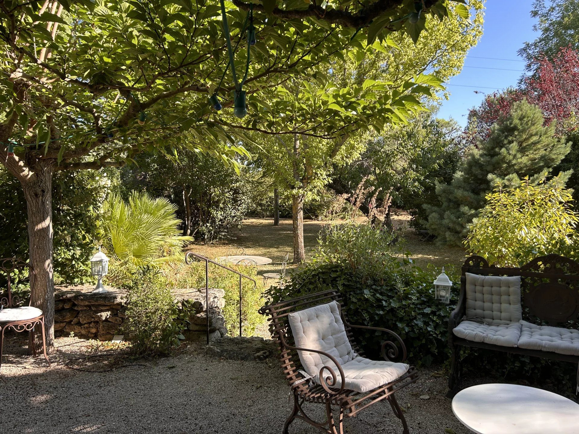 A 5 minutes du golf de Pont Royal ,Maison de charme à Vernègues avec piscine et jardin
